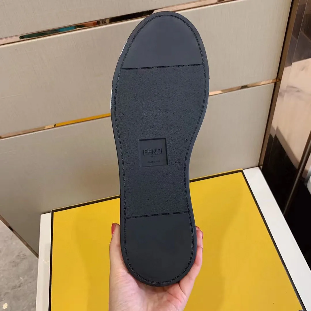 Factory Price: 438💰 Sun] FENDI Classic comfort for men, this sophisticated sneaker is handcrafted from soft calfskin. Mesh inner surface, ultra-light rubber material and rough outsole. This unique thin style is suitable for the casual and exquisite sensibility of this season. It is comfortable and natural on the feet. It is an everyday style for casual travel in autumn and winter! Code number: 38/44, customized 45